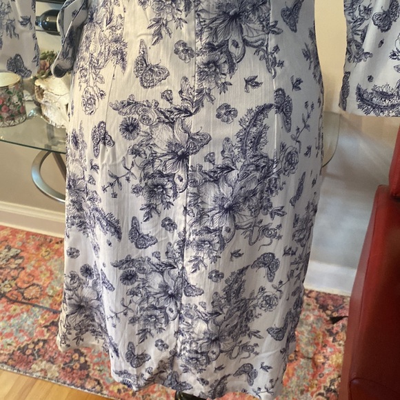 Floral and butterflies dress - Picture 7 of 8